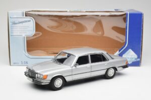 Mercedes 450 SEL 6.9 W116 Silver Revell 1:18 8955 Metall — bild 8 av 8