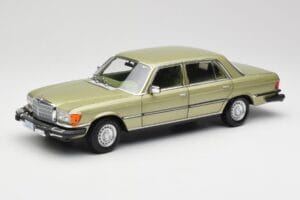 Mercedes 450 SEL W116 J.R. Ewing Dallas Silvergrön Norev 1:18 183975 Metall