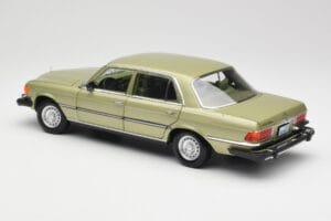 Mercedes 450 SEL W116 J.R. Ewing Dallas Silvergrön Norev 1:18 183975 Metall — bild 6 av 8