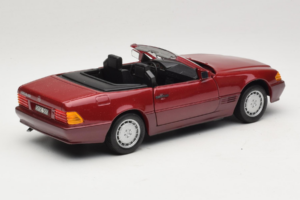 Mercedes 500 SL R129 Mörkröd Revell 1:18 8801 Metall — bild 3 av 8