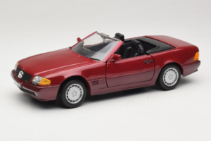 Mercedes 500 SL R129 Mörkröd Revell 1:18 8801 Metall