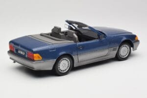 Mercedes SL 500 R129 Nautic Blue Metallic Revell 1:18 8081 Metall — bild 3 av 8