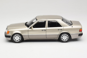 Mercedes 500E W124 Smoke Silver Återförsäljar Upplaga Norev 1:18 B66040724 Metall — bild 4 av 8