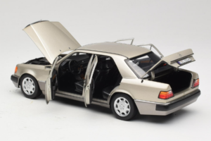 Mercedes 500E W124 Smoke Silver Återförsäljar Upplaga Norev 1:18 B66040724 Metall — bild 5 av 8