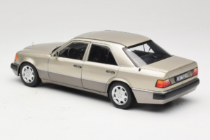 Mercedes 500E W124 Smoke Silver Återförsäljar Upplaga Norev 1:18 B66040724 Metall — bild 7 av 8
