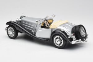 Mercedes 500K Roadster Silver Bburago 1:18 3020-M1 Metall — bild 5 av 8