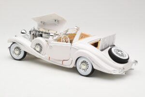 Mercedes 500K Special Roadster Vit Premiere Edition Maisto 1:18 536055 Metall — bild 5 av 8
