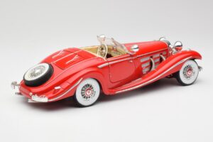 Mercedes 500K Special Roadster Röd Maisto 1:18 56058 Metall — bild 3 av 8