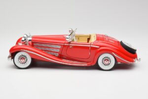 Mercedes 500K Special Roadster Röd Maisto 1:18 56058 Metall — bild 4 av 8