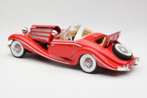 Mercedes 500K Special Roadster Röd Maisto 1:18 56058 Metall — bild 5 av 8