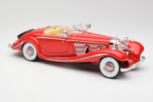 Mercedes 500K Special Roadster Röd Maisto 1:18 56058 Metall — bild 6 av 8