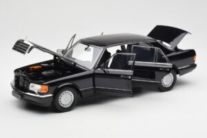 Mercedes 560 SEL W126 Svart Återförsäljarupplaga Norev 1:18 B66040599 Metall — bild 2 av 8