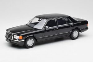 Mercedes 560 SEL W126 Svart Återförsäljarupplaga Norev 1:18 B66040599 Metall