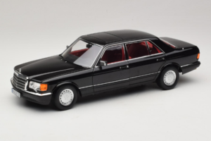 Mercedes 560 SEL W126 Svart Med Röd Interiör Norev 1:18 183788 Metall