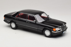 Mercedes 560 SEL W126 Svart Med Röd Interiör Norev 1:18 183788 Metall — bild 6 av 8