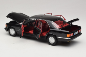 Mercedes 560 SEL W126 Svart Med Röd Interiör Norev 1:18 183788 Metall — bild 7 av 8