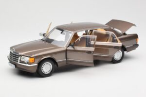 Mercedes 560 SEL W126 Impala Brun Återförsäljarupplaga Norev 1:18 B66040646 Metall — bild 2 av 8