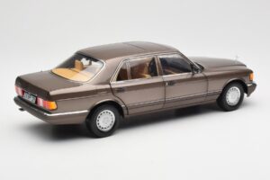 Mercedes 560 SEL W126 Impala Brun Återförsäljarupplaga Norev 1:18 B66040646 Metall — bild 3 av 8