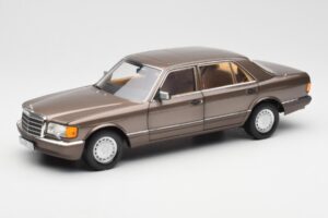 Mercedes 560 SEL W126 Impala Brun Återförsäljarupplaga Norev 1:18 B66040646 Metall