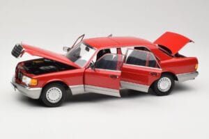 Mercedes 560 SEL W126 Röd Norev 1:18 183463 Metall — bild 2 av 8