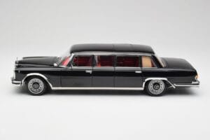 Mercedes 600 Pullman W100 Svart NZG 1:18 1071/50 Metall — bild 4 av 8