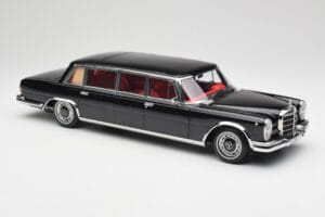 Mercedes 600 Pullman W100 Svart NZG 1:18 1071/50 Metall — bild 6 av 8