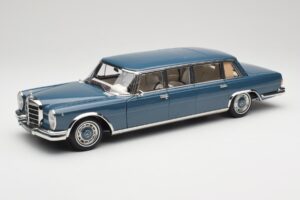 Mercedes 600 Pullman W100 Blå NZG 1:18 B66040707 Metall