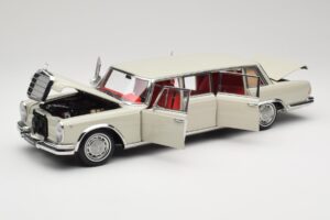 Mercedes 600 Pullman W100 Ljusgrå NZG 1:18 B66040708 Metall — bild 2 av 8