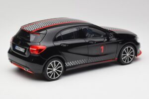 Mercedes A-Class W176 AMG Svart Norev 1:18 183596 Metall — bild 3 av 8