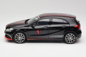 Mercedes A-Class W176 AMG Svart Norev 1:18 183596 Metall — bild 4 av 8