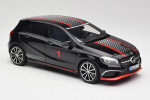 Mercedes A-Class W176 AMG Svart Norev 1:18 183596 Metall — bild 6 av 8