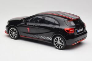 Mercedes A-Class W176 AMG Svart Norev 1:18 183596 Metall — bild 7 av 8
