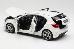 Mercedes A-Class W176 Cirrus Vit Norev 1:18 B66960126 Metall — bild 5 av 8