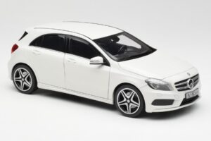 Mercedes A-Class W176 Cirrus Vit Norev 1:18 B66960126 Metall — bild 6 av 8