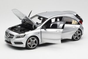 Mercedes A-Class W176 Polar Silver Norev 1:18 B66960139 Metall — bild 2 av 8
