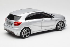 Mercedes A-Class W176 Polar Silver Norev 1:18 B66960139 Metall — bild 3 av 8