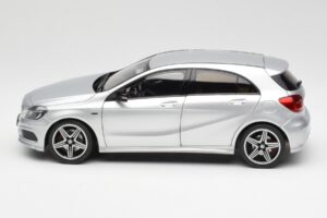 Mercedes A-Class W176 Polar Silver Norev 1:18 B66960139 Metall — bild 4 av 8