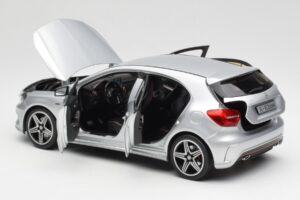Mercedes A-Class W176 Polar Silver Norev 1:18 B66960139 Metall — bild 5 av 8