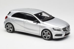 Mercedes A-Class W176 Polar Silver Norev 1:18 B66960139 Metall — bild 6 av 8