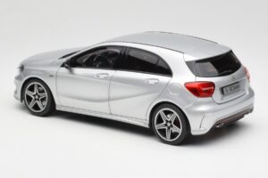 Mercedes A-Class W176 Polar Silver Norev 1:18 B66960139 Metall — bild 7 av 8