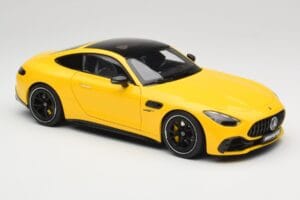 Mercedes AMG GT 43 C192 Turbo Sun Yellow NZG 1:18 B66960587 Metall — bild 6 av 8