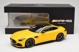 Mercedes AMG GT 43 C192 Turbo Sun Yellow NZG 1:18 B66960587 Metall — bild 8 av 8