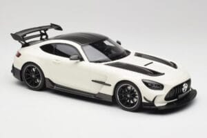 Mercedes AMG GT C190 Black Series Designo Diamond Vit Metallic Minichamps 1:18 155032022 Metall — bild 4 av 6