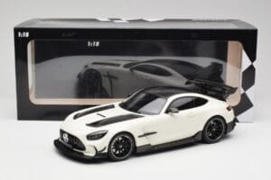 Mercedes AMG GT C190 Black Series Designo Diamond Vit Metallic Minichamps 1:18 155032022 Metall — bild 6 av 6