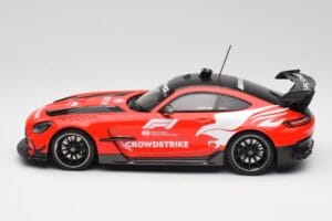 Mercedes AMG GT Black Series F1 Safety Car 2022 Minichamps 1:18 153032093 Metall — bild 3 av 6