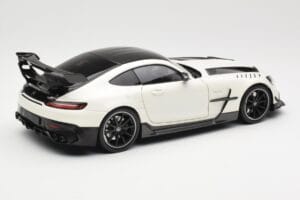 Mercedes AMG GT C190 Black Series Diamond White Metallic Minichamps 1:18 110032020 Metall — bild 3 av 8