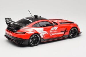 Mercedes AMG GT C190 Black Series Safety Car F1 2024 Minichamps 1:18 110032090 Metall — bild 3 av 8
