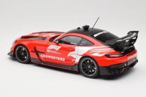 Mercedes AMG GT C190 Black Series Safety Car F1 2024 Minichamps 1:18 110032090 Metall — bild 7 av 8