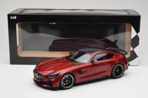 Mercedes AMG GT R C190 Jupiter Red Metallic Minichamps 1:18 155036027 Metall — bild 6 av 6