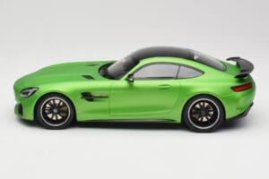 Mercedes AMG GT R C190 Matt Grön Minichamps 1:18 155036020 Metall — bild 3 av 6